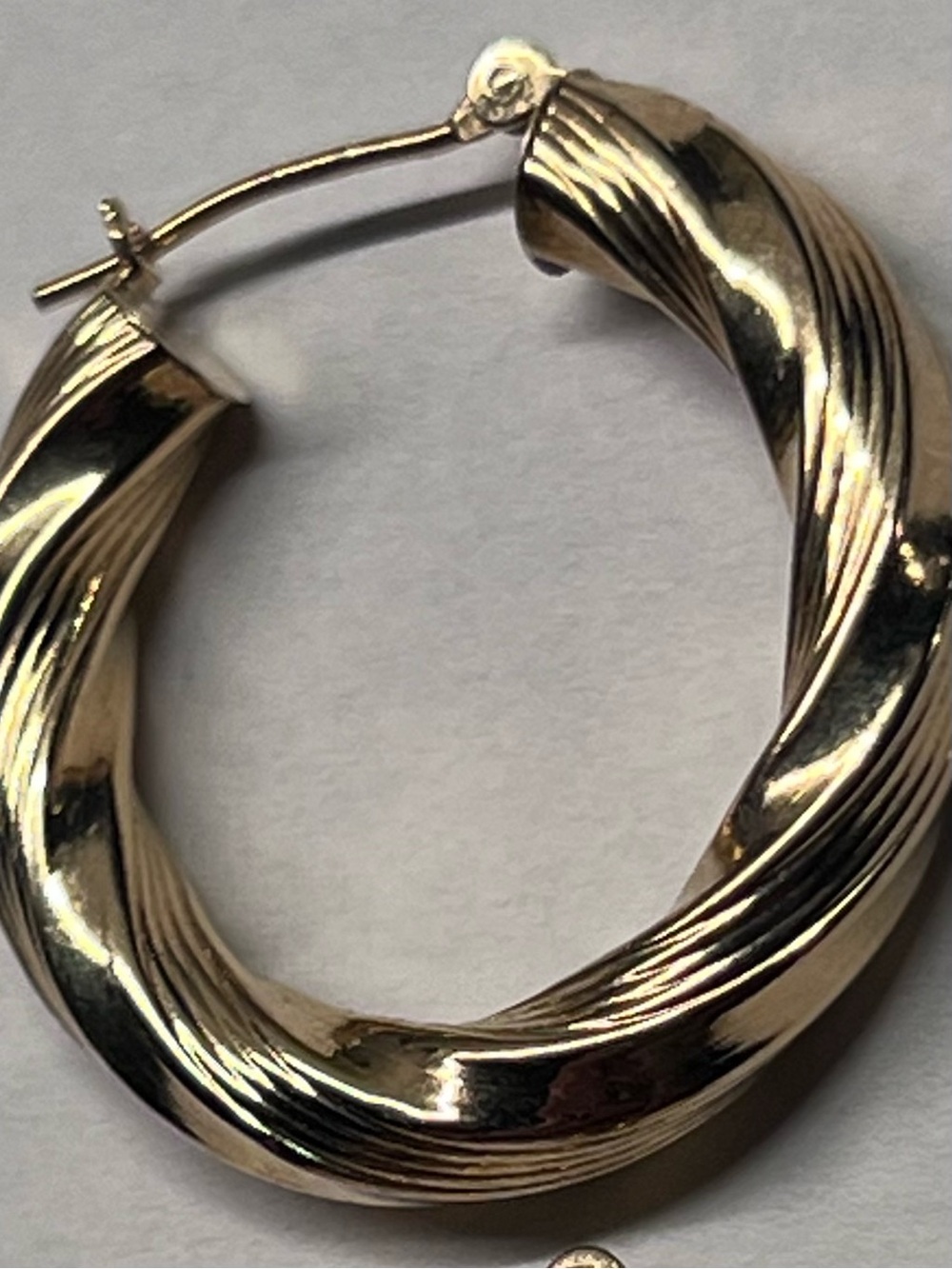 14K 1.5g Twisted Rope hollow Hoop earrings vintage 1980s authentic classic